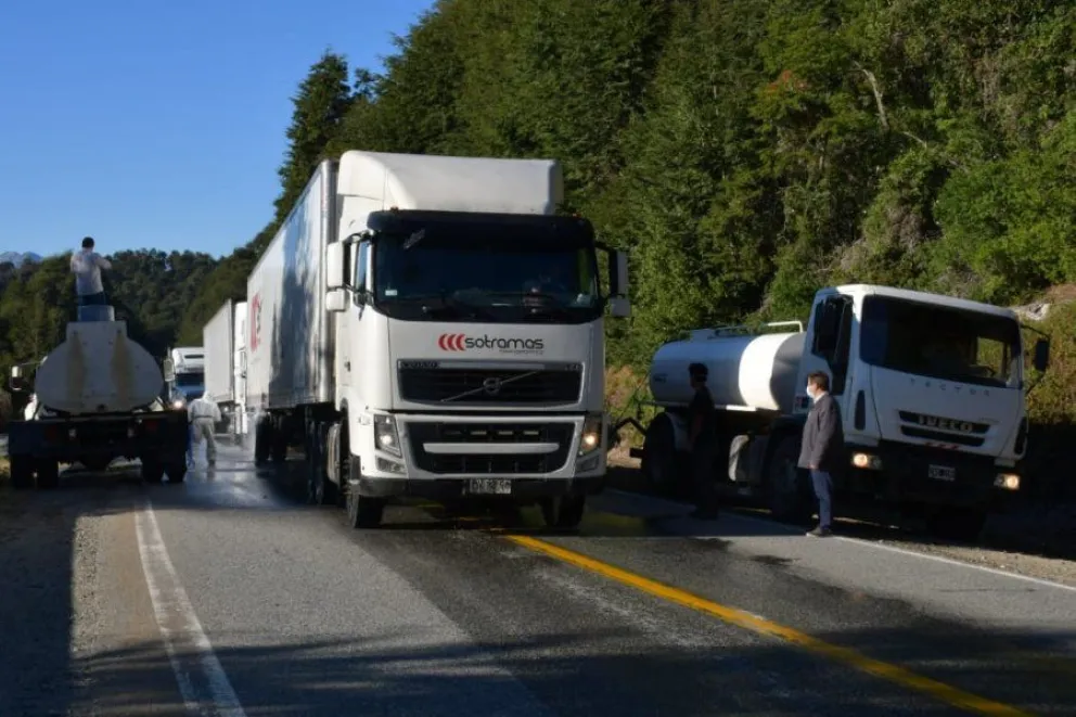 Finalmente, camiones chilenos podrán cruzar por Samoré durante la noche