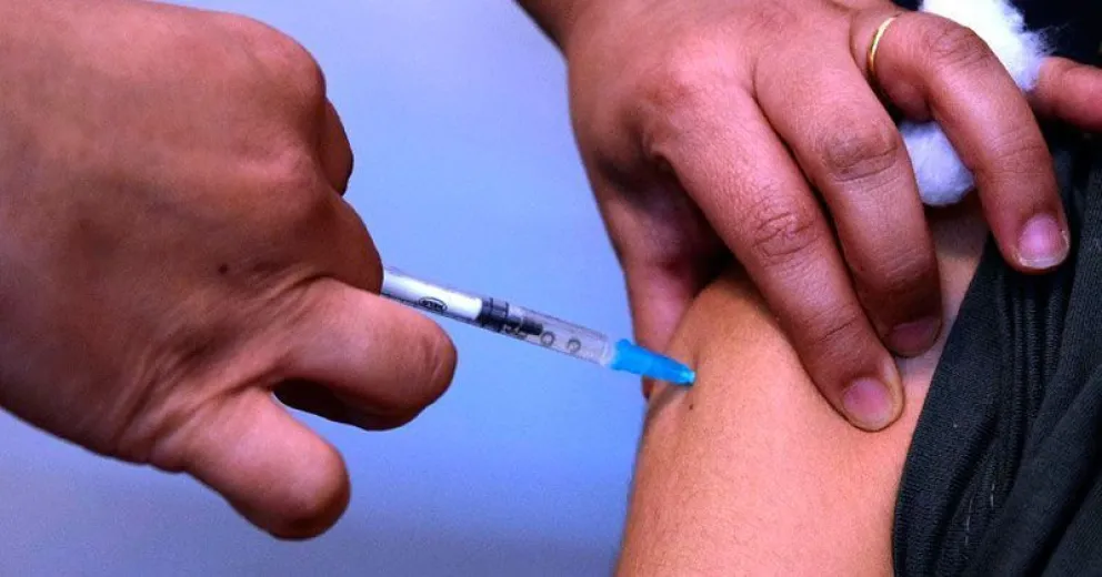 Este martes continúa el operativo de vacunación antigripal con embarazadas y grupos de riesgo