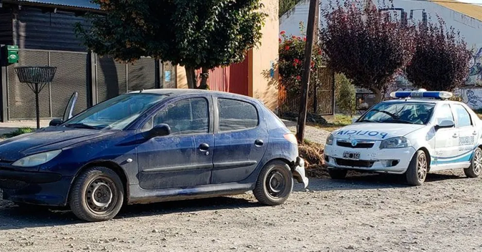 Robaron materiales de una obra en construcción y huyeron por toda la ciudad: un detenido
