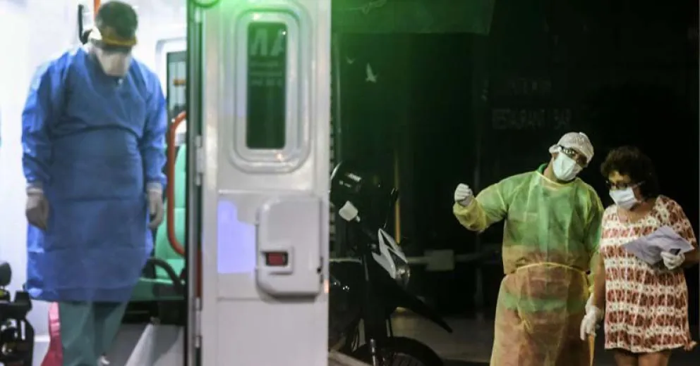 Algunos pacientes graves producen anticuerpos que empeoran la enfermedad