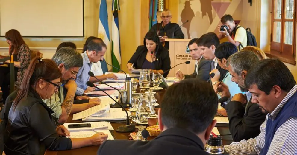 Concejales exigen a las grandes cadenas comerciales que cumplan con los precios máximos   