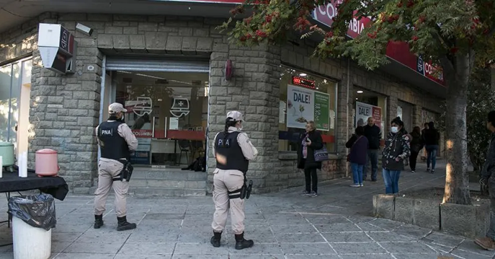 Ibero pidió que la gente vaya al banco “solamente si es necesario y no hay otra opción”