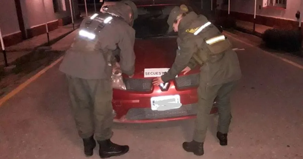 Violaron la cuarentena y además tenían marihuana, un arma de fuego y municiones