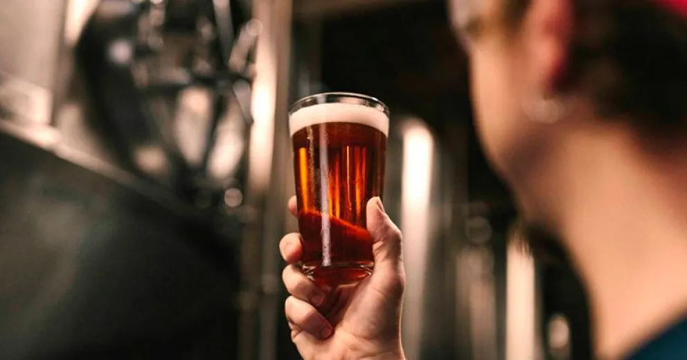 Cerveceros y chocolateros piden vender sus productos a domicilio