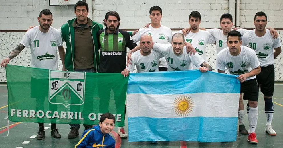 Ferro espera el regreso a las canchas como líder del Torneo de Peñas y Filiales