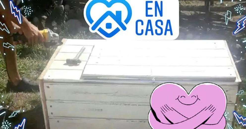 En la plaza de Nahuel Malal los vecinos dispusieron de un baúl con alimentos