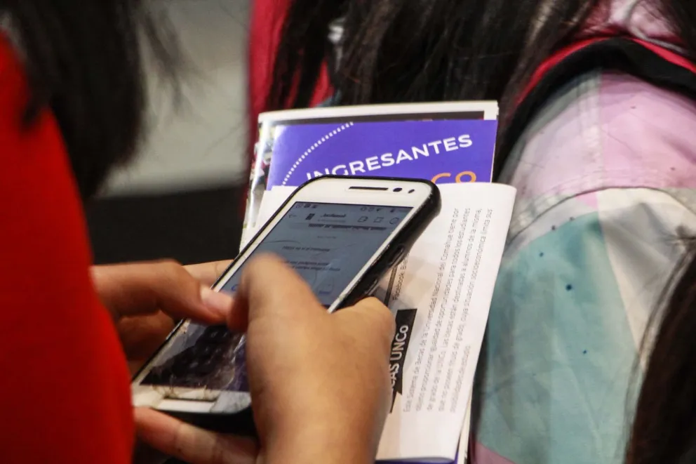 Liberan datos móviles de celulares para acceder a plataformas educativas   