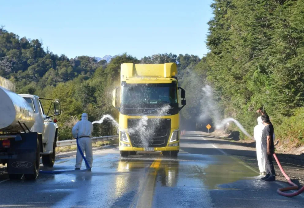 Villa La Angostura blindó el acceso a la localidad por temor al incremento de casos en Bariloche