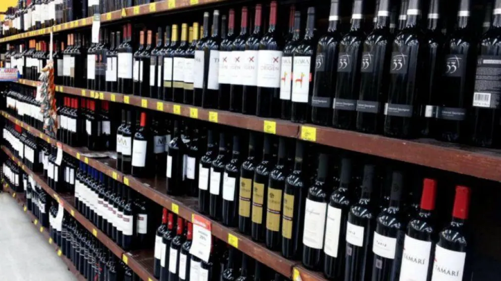 El intendente descarta prohibir la venta de alcohol como en otros municipios del país