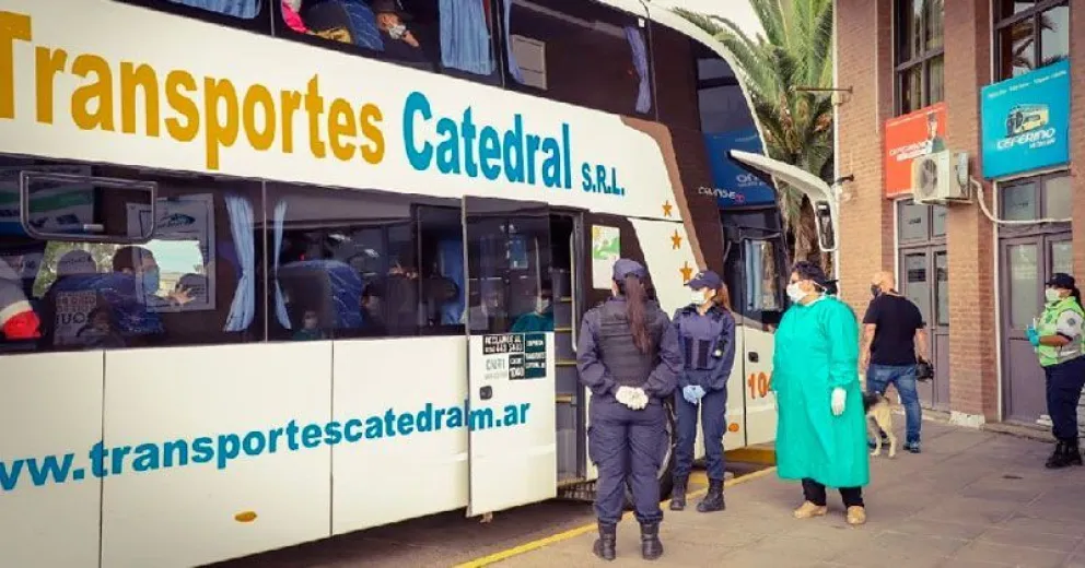 Decenas de rionegrinos pudieron volver a sus casas