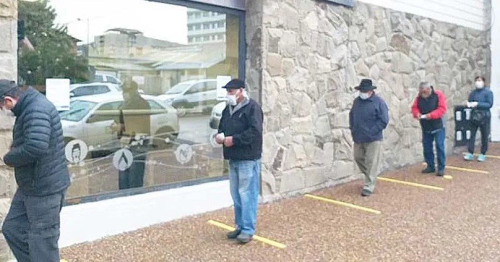 La CEB premia la solidaridad con un Smart TV de 32”