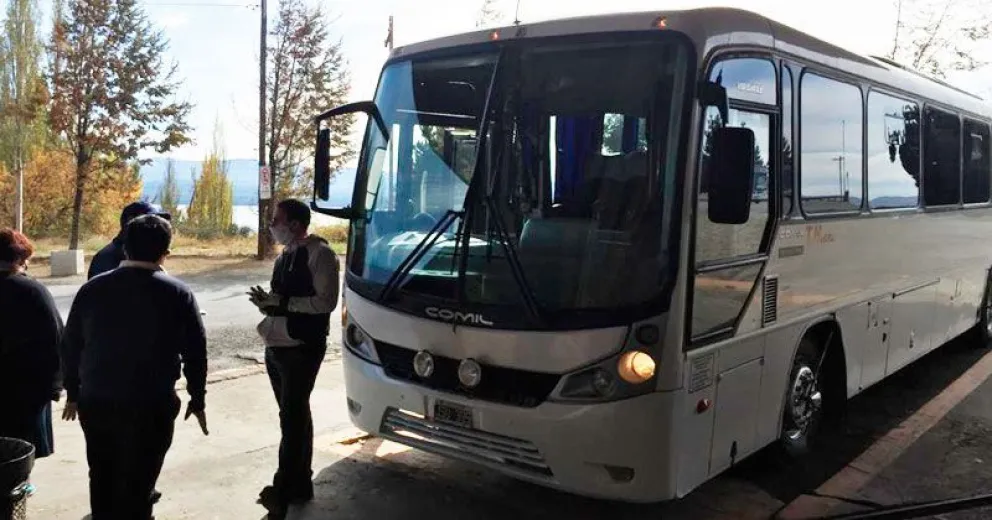 Demoran micro que trasladaba pasajeros hacia otras ciudades de la provincia