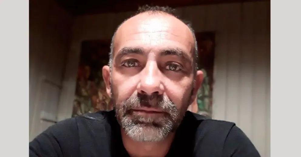 Adrián Marré enfrenta las restricciones con una serie en las redes sociales