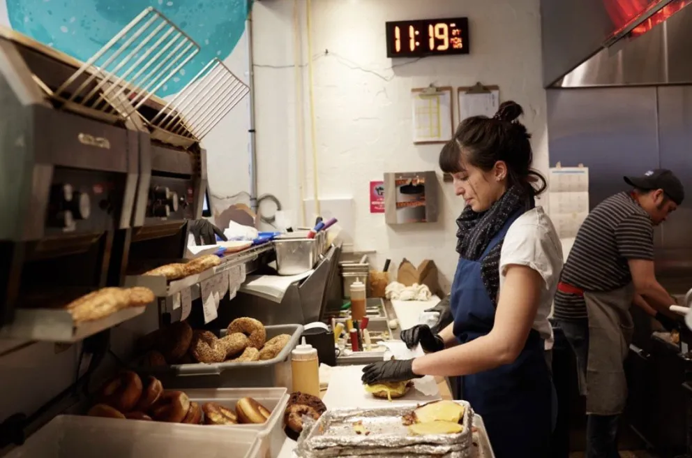 La exitosa chef enamorada de  Bariloche que dona desayunos a los médicos en Washington