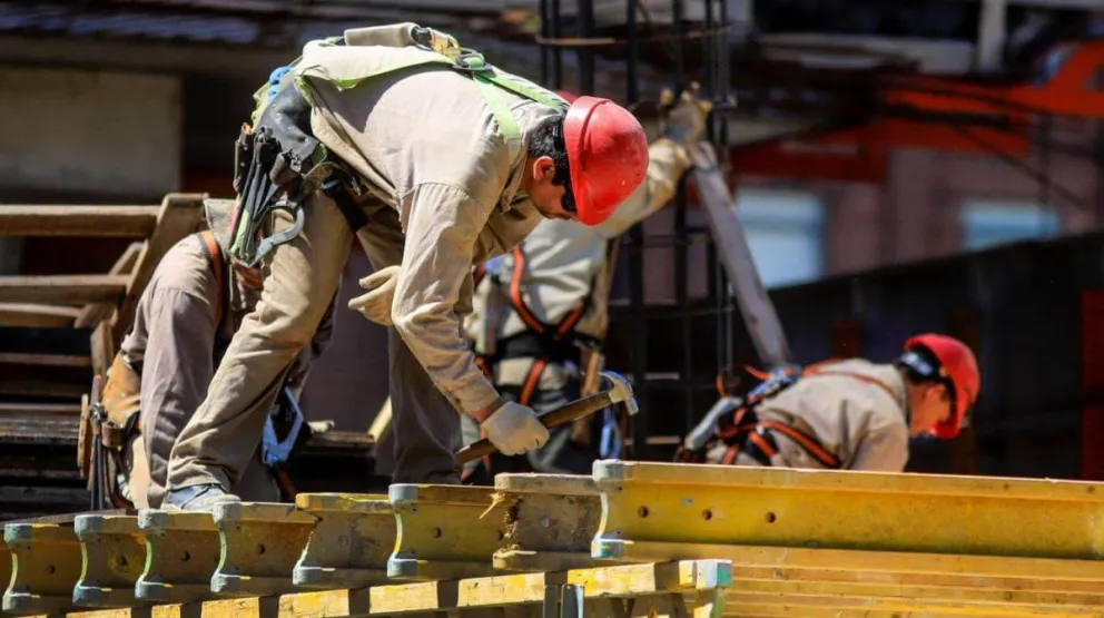 Presentaron propuesta para garantizar los salarios a obreros de la construcción