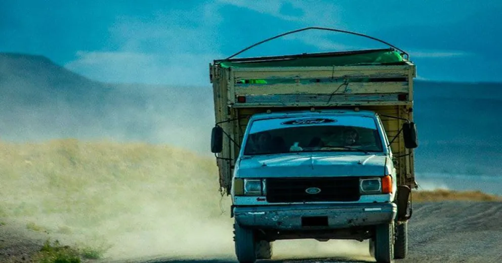 Criancero de Jacobacci regularizó los papeles de su camioneta y pudo obtener el permiso para transitar