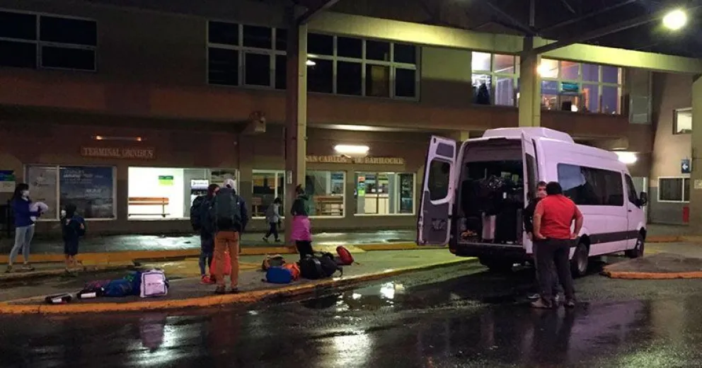 Grupo de ciudadanos estadounidenses partió desde Bariloche hacia su país