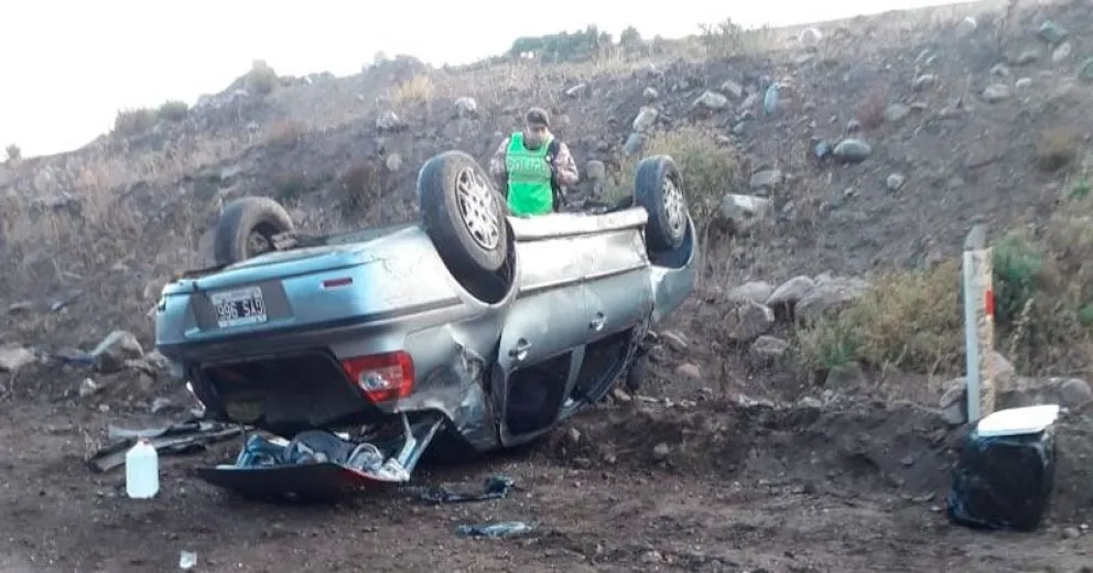 Perdió el control del auto cuando salía de Bariloche por la Ruta 23