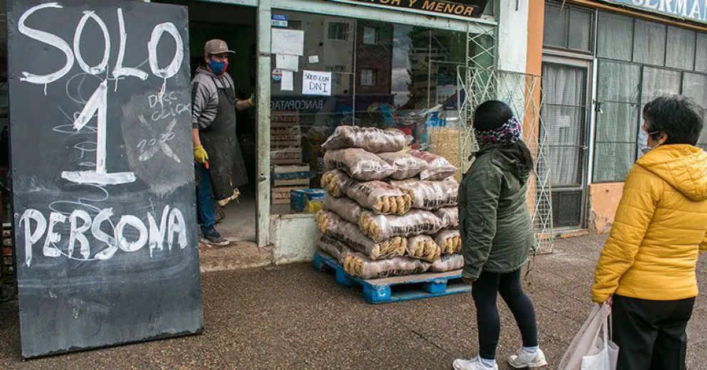 Este martes, con penas y esfuerzos, cumplimos cuarenta días de aislamiento obligatorio