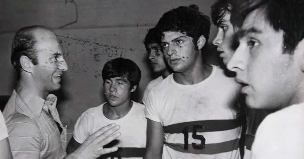 Juan Carlos Bertino, el técnico de vóley de varias generaciones de barilochenses