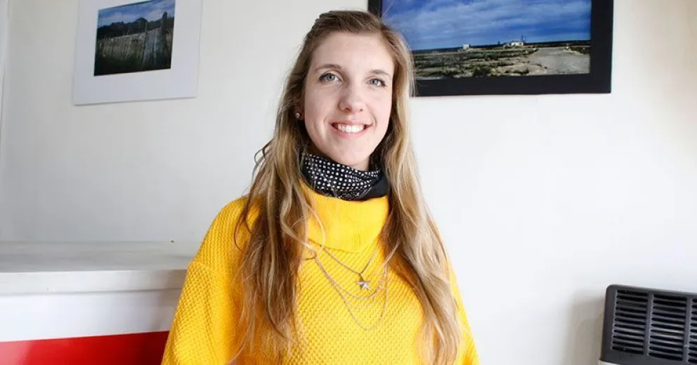 Débora Alegret habló de arte barilochense en espacio virtual de conversaciones