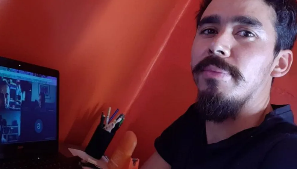 Cinco universitarios se recibieron por videoconferencia en plena cuarentena