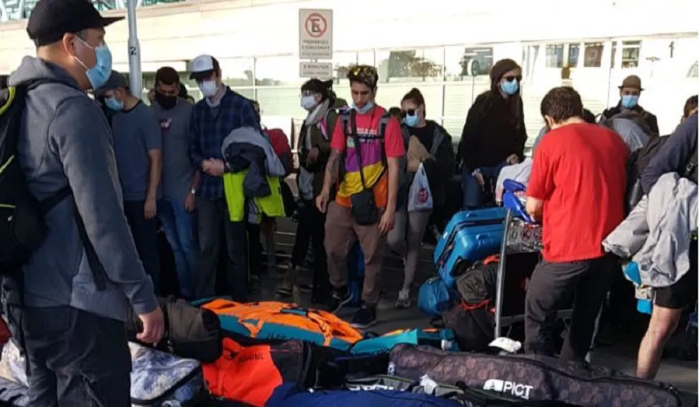 Barilochenses varados en Andorra llegan a la ciudad en un fuerte operativo