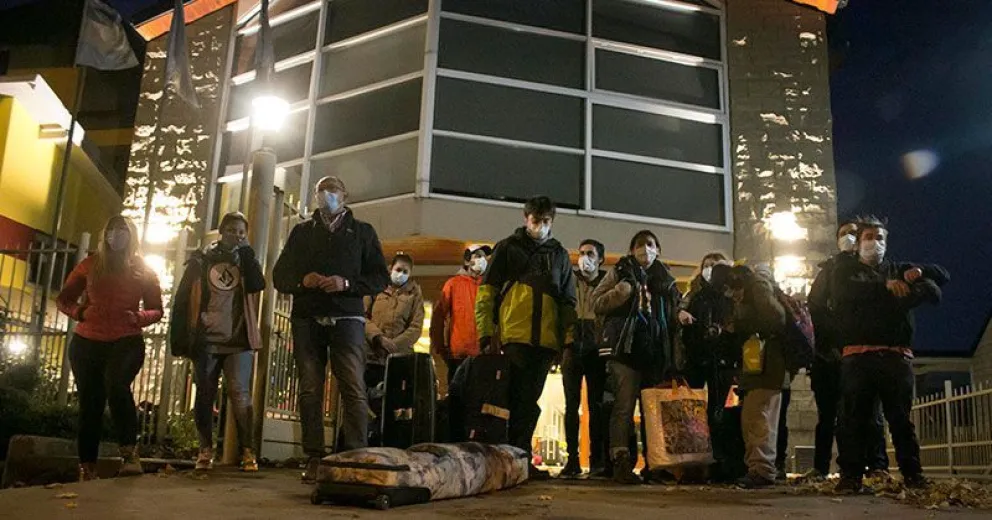 Arribaron este sábado los barilochenses repatriados desde Andorra