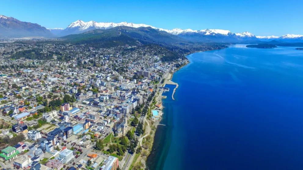EAMCEC saluda a Bariloche en su aniversario