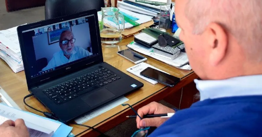 Salud analizó la situación epidemiológica provincial junto al infectólogo Pedro Cahn