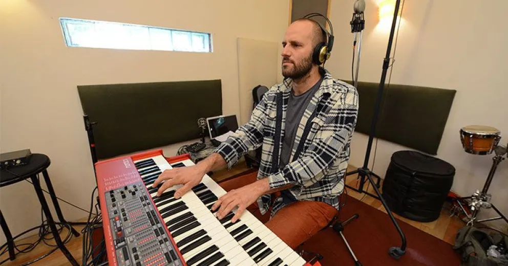 Germán Lema publicó “Fuera del ruido”