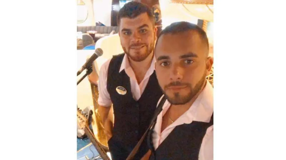 Dos jóvenes llevan un mes y medio  encerrados en un camarote en las costas  de Portugal y piden ser repatriados a Argentina