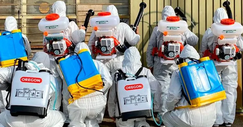 Un equipo de desinfección suma su trabajo a la comunidad