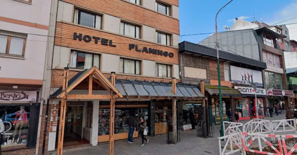 Tres años de prisión en suspenso por entregar dólares falsos