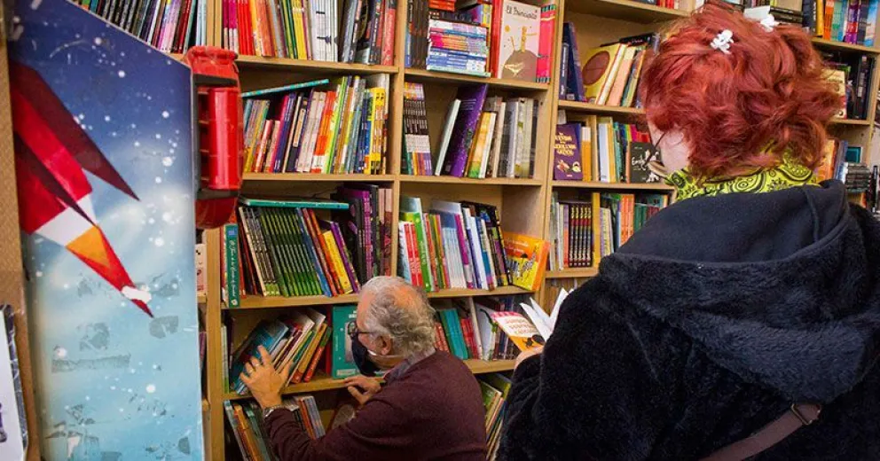 Ayer fue el día de apertura para los comercios de productos no esenciales   