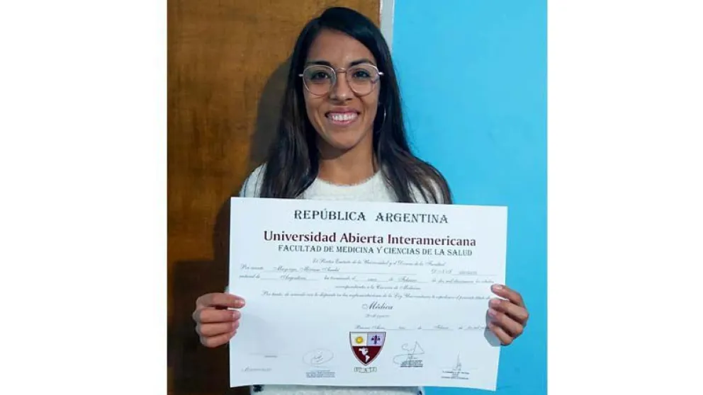 Miriam Mayorga cumplió su sueño fuera  de la cancha: tiene su título de médica