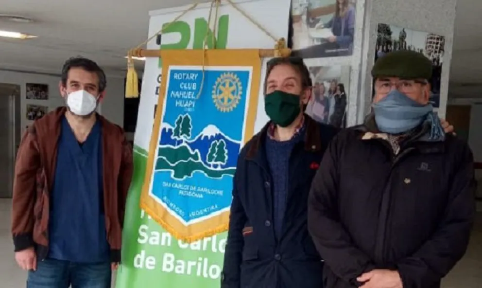 Donan una batería para el ecógrafo en el Hospital Zonal