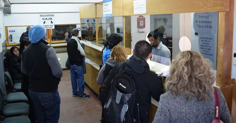 Trámites por licencia de conducir continúan por Whatsapp