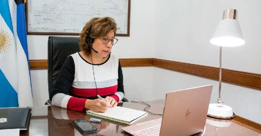 Arabela expuso en el ciclo "Para que el día después seamos mejores"