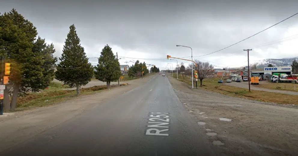 Atropelló a un perro y fue golpeado por dos mujeres