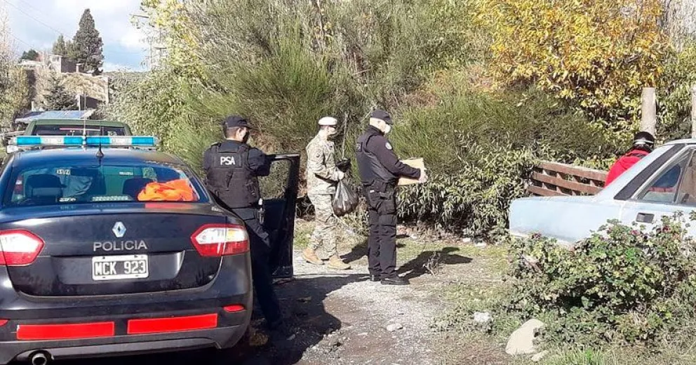 La PSA y el Ejército distribuyeron donaciones a vecinos del San Cayetanito