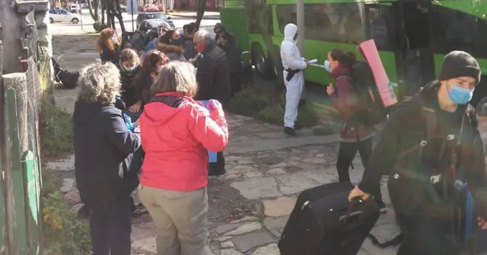 Llegó un nuevo contingente con barilochenses varados en Andorra