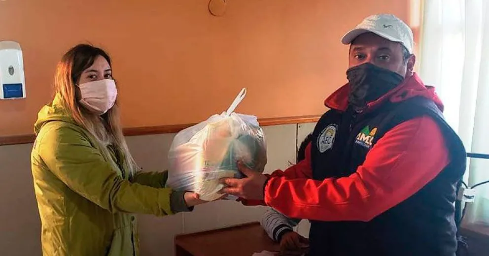 El EAMCEC donó módulos alimentarios a trabajadores temporarios de Catedral