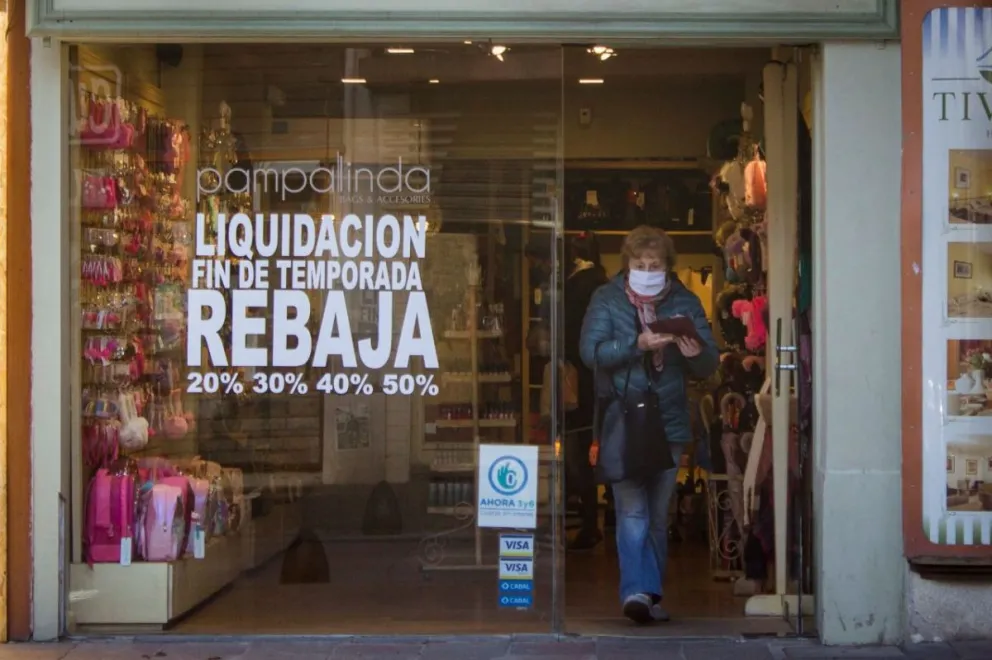 Dina Huapi duplica los días de apertura de comercios no esenciales