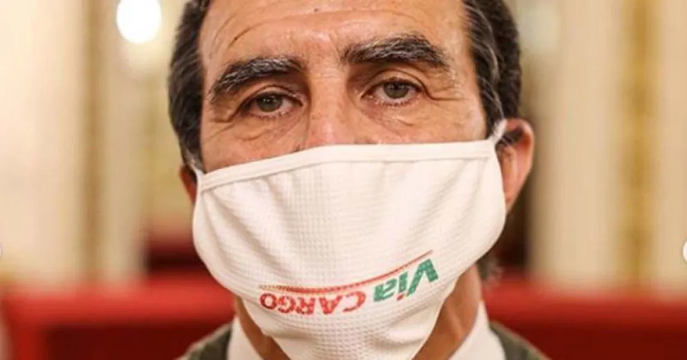 Chofer que llevó varados a sus hogares fue reconocido por el presidente