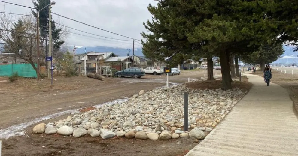 Robaron un poste de luz del Paseo del Sur