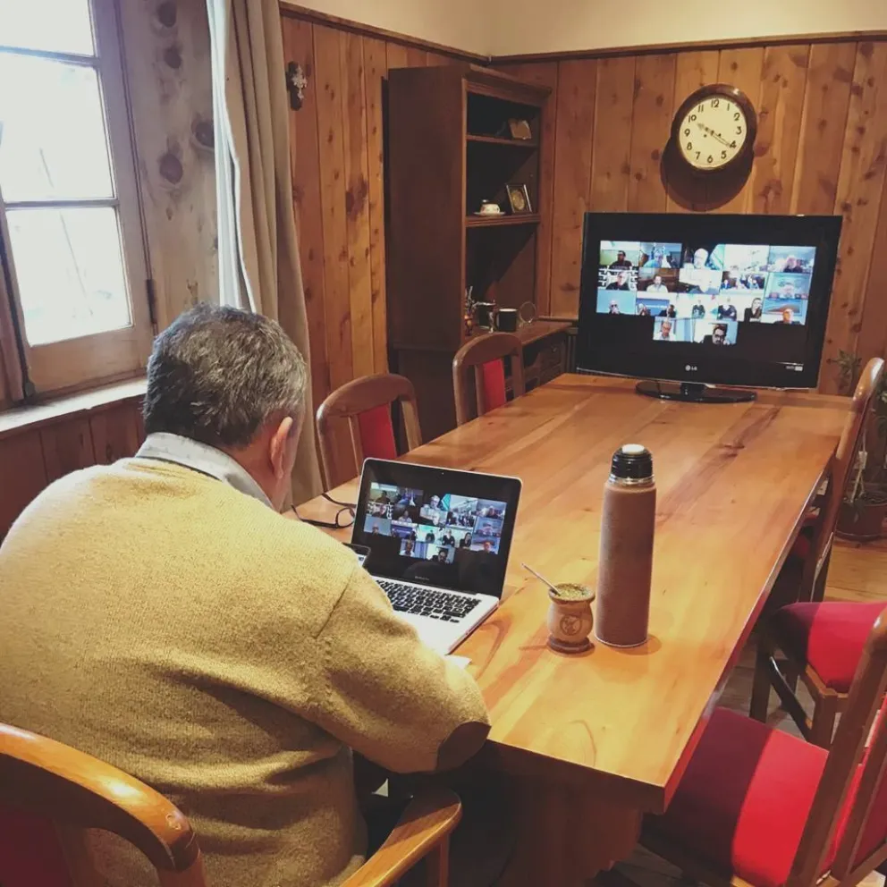 Gennuso se potencia con otros intendentes del país y exige equiparar los subsidios con Capital y Buenos Aires