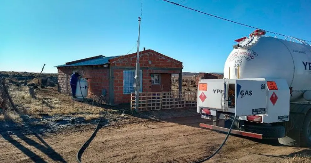 Miles de vecinos de la Región Sur afrontan las primeras nevadas con recargas del Plan Calor
