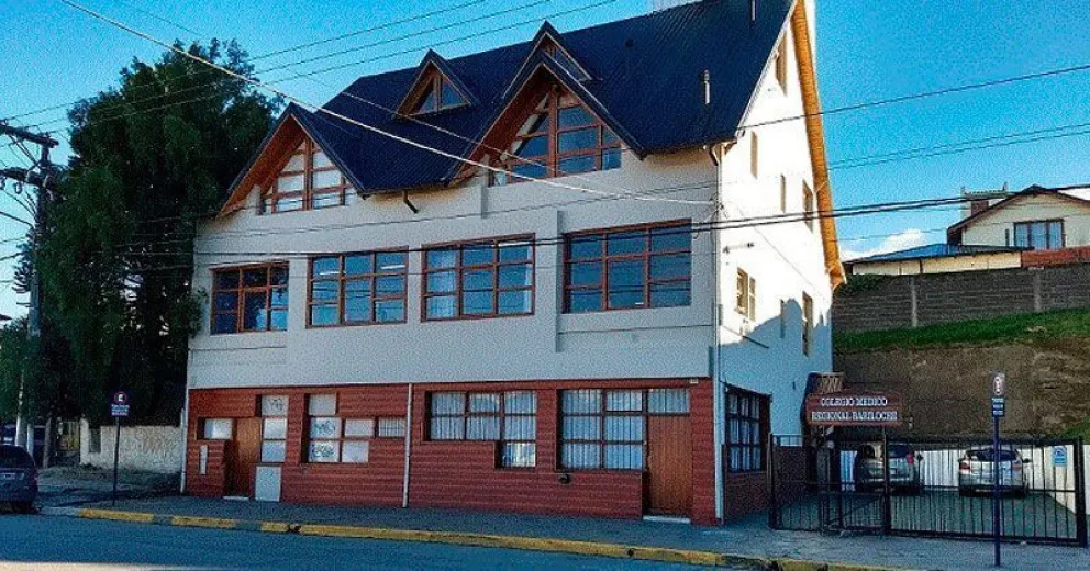 Médicos reclaman pagos a obras sociales y prepagas