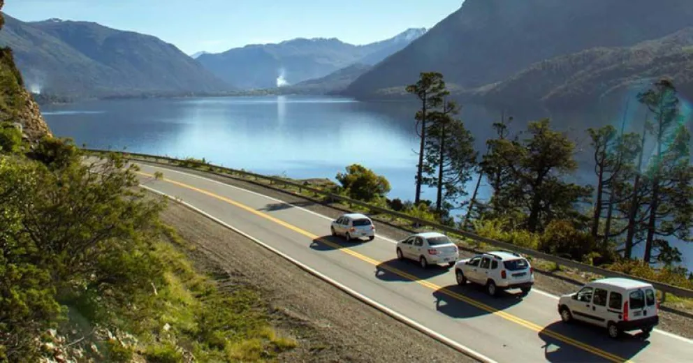 García Larraburu solicitó a Carreras que se exima de impuestos a los autos de alquiler